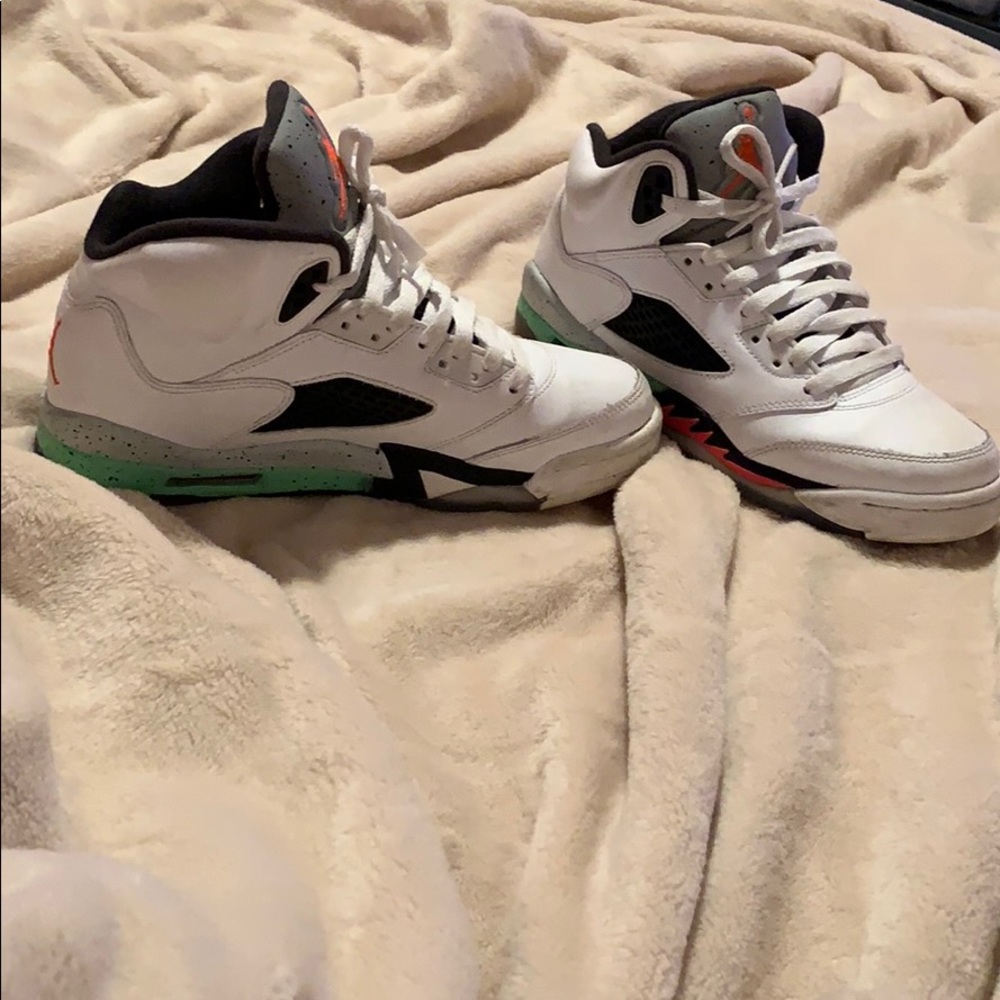 Jordan poison green 5’s
